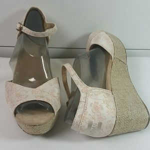 Toms wedge shoes.   Sz 8.5
